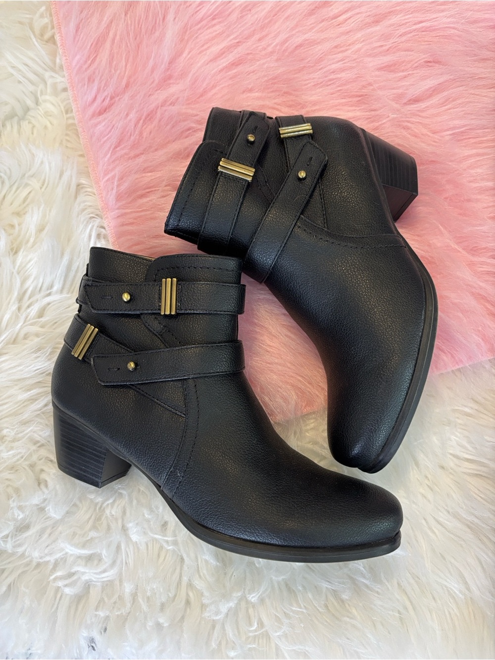 Natural Soul Black Ankle Booties with Gold-Tone Strap Accents Sz 8